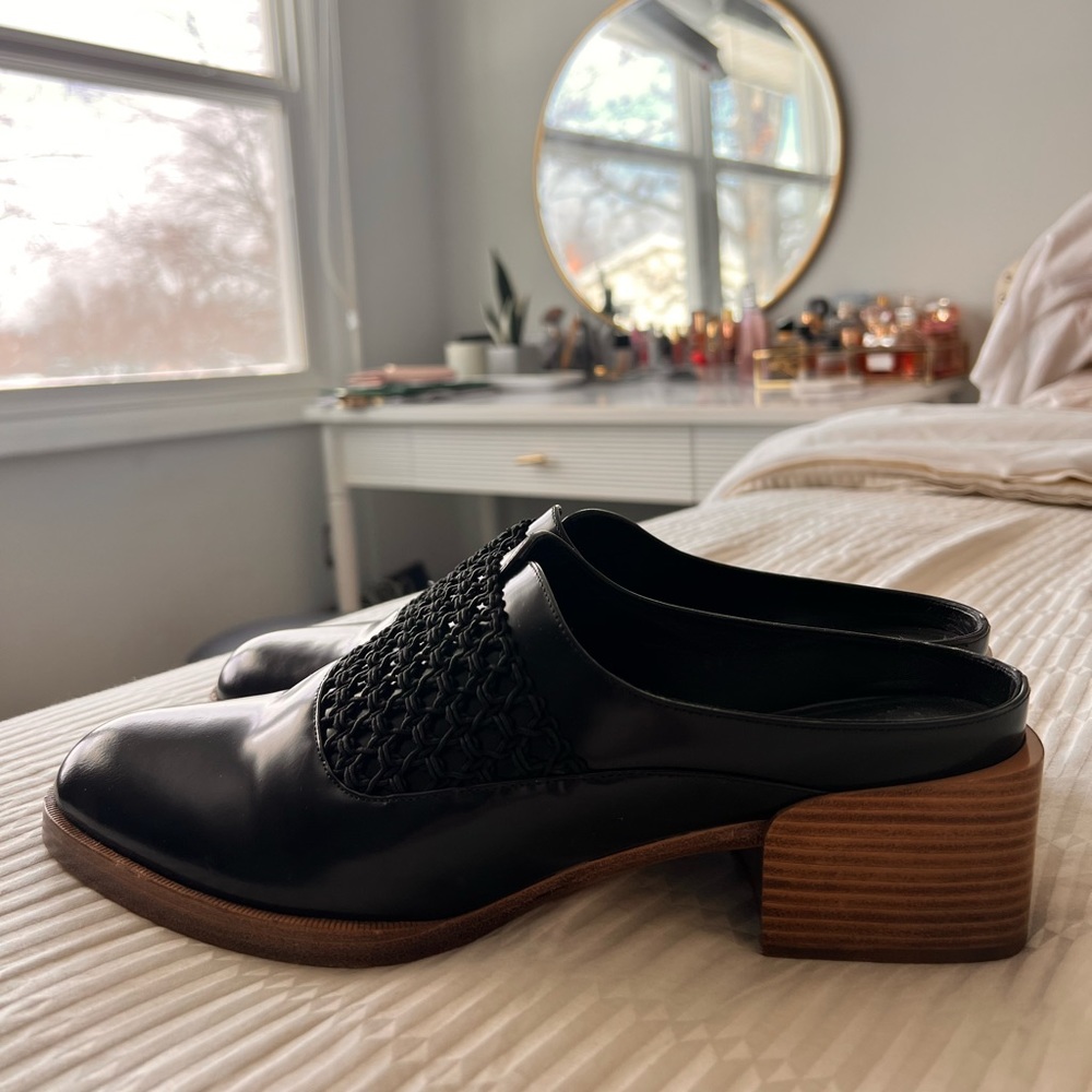 Claridge mule with open weave